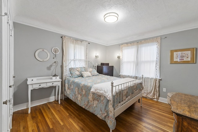 3224 W Cora Ave, Spokane, WA 99205 - full bath with toilet, a shower with curtain, tile walls, and vanity
