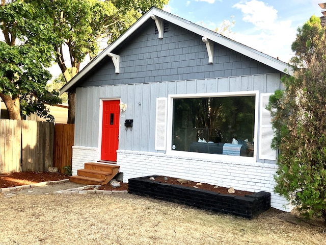 view of front of property