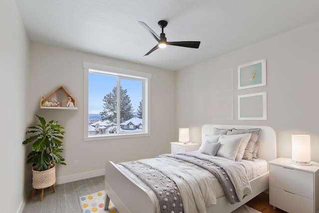 bedroom with ceiling fan