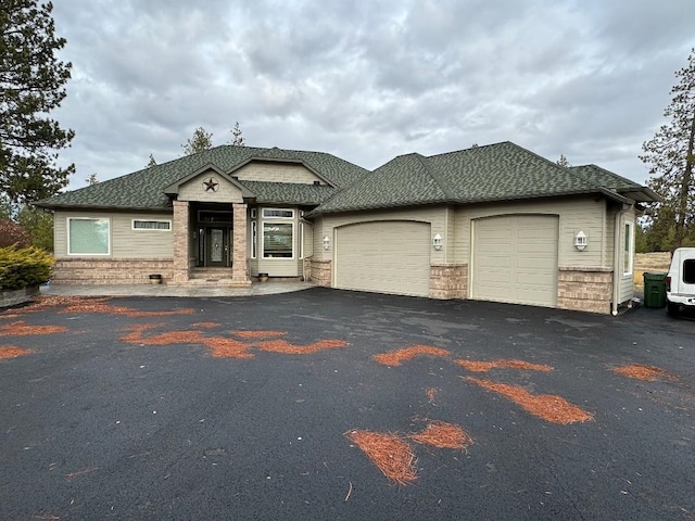 view of front facade with a garage