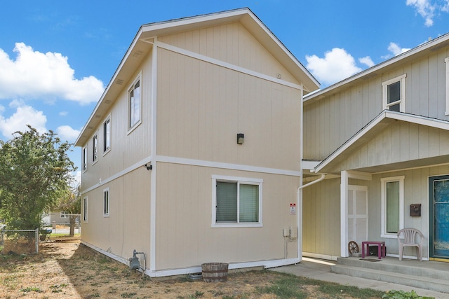 Listing photo 3 for 2607 E Boone Ave Unit B, Spokane WA 99202