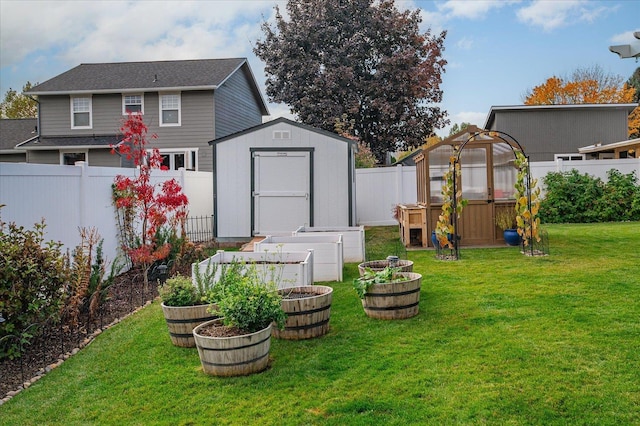 view of yard with a storage shed