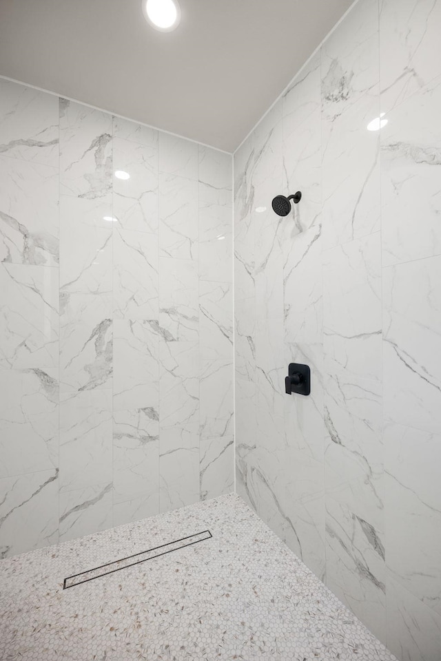 914 E Deer Park-Milan Rd, Deer Park, WA 99006 - bathroom with tiled shower
