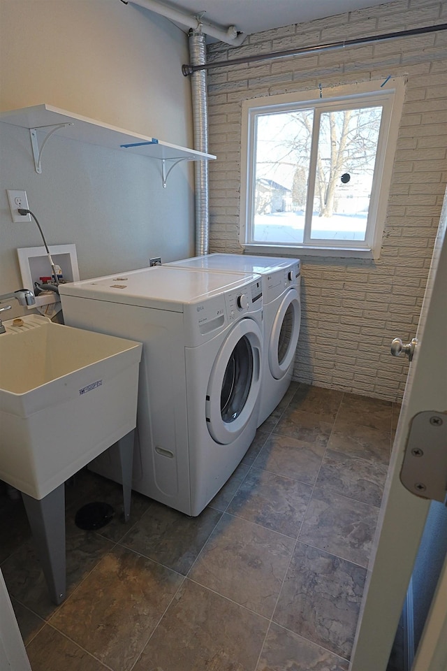1723 S Evergreen Rd, Veradale, WA 99037 - clothes washing area featuring washer and clothes dryer