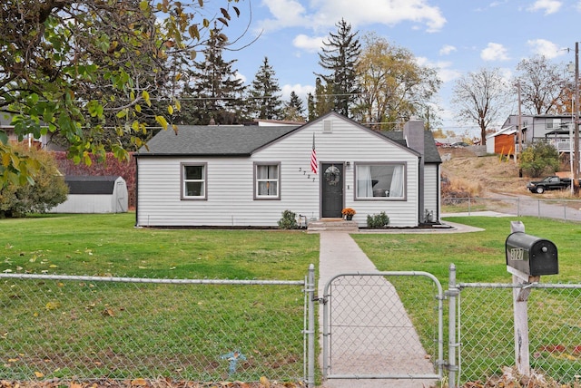 view of front of house featuring a shed and a front yard