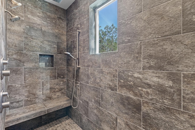 28411 N Milan Rd, Chattaroy, WA 99003 - bathroom featuring tiled shower