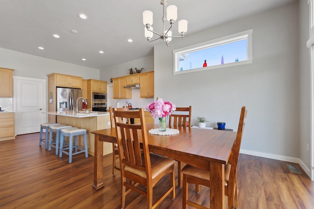 dining area featuring dark wood-style floors, baseboards, visible vents, and recessed lighting