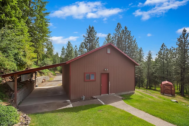 view of outbuilding with an outbuilding