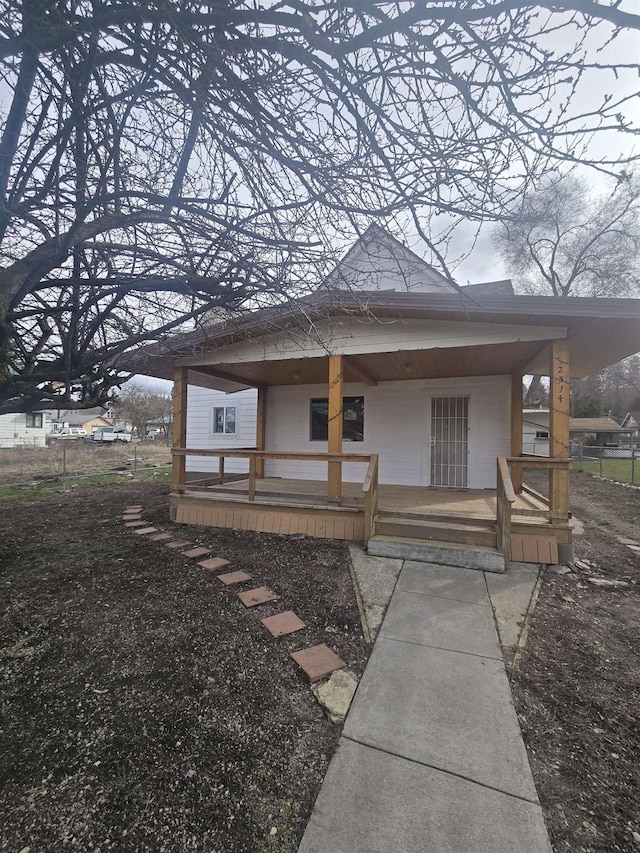 view of front of home with covered porch