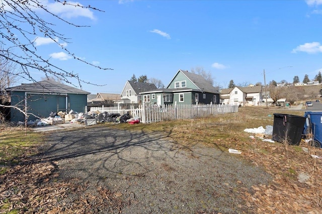 view of front of home with a fenced front yard