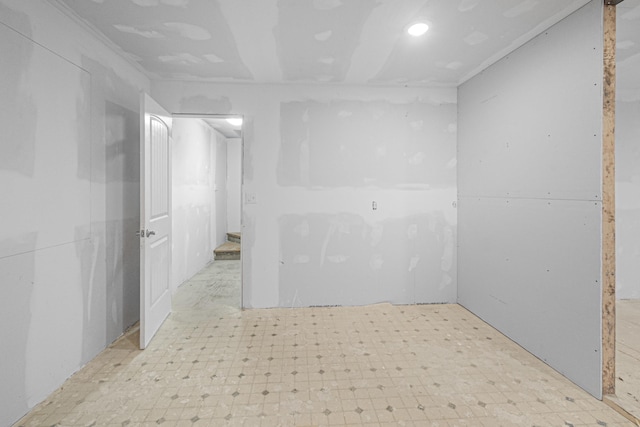 spare room featuring tile patterned floors