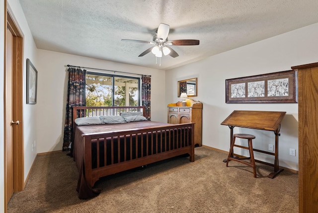 bedroom with ceiling fan, a textured ceiling, baseboards, and carpet flooring