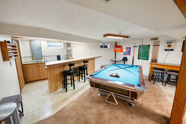 playroom with visible vents, indoor wet bar, and pool table