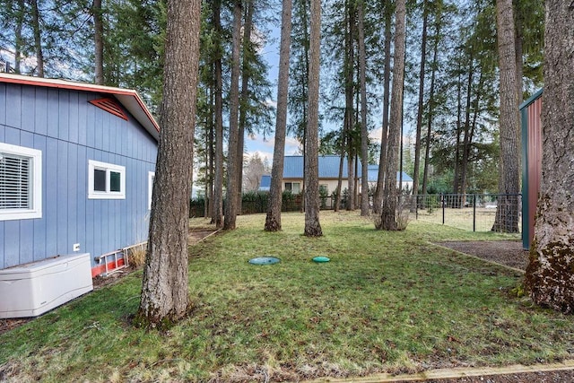 view of yard featuring fence