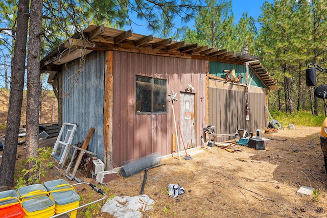 view of outbuilding