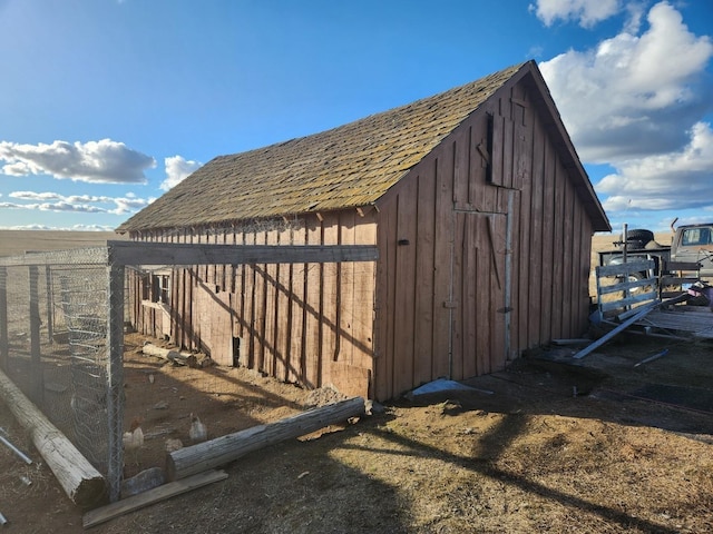 view of outdoor structure with an outdoor structure