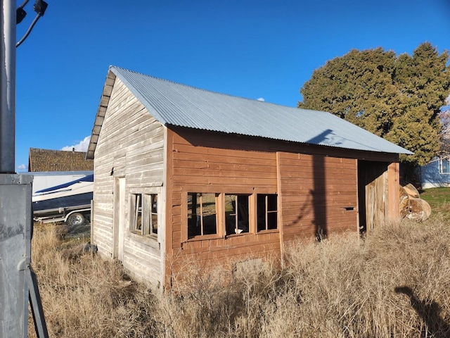 view of outbuilding with an outbuilding