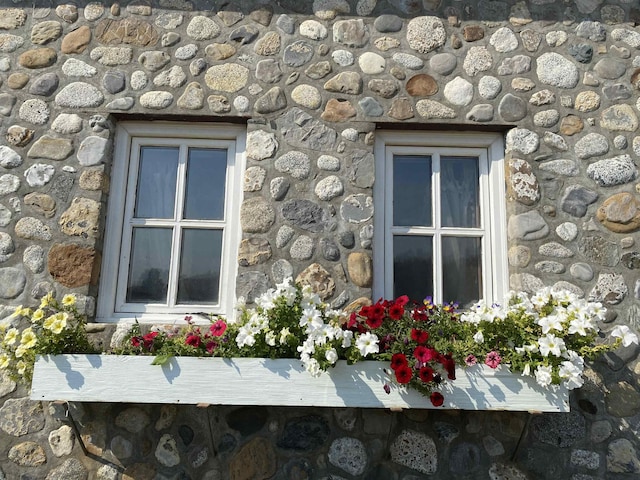 details featuring stone siding