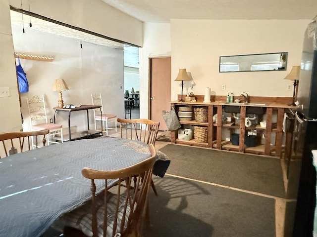 living area with carpet flooring