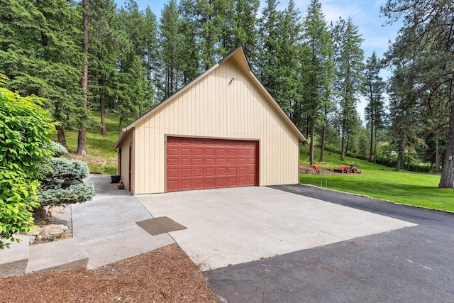 view of detached garage