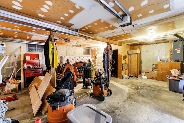 6514 N Sutherlin St, Spokane, WA 99208 - garage with a garage door opener