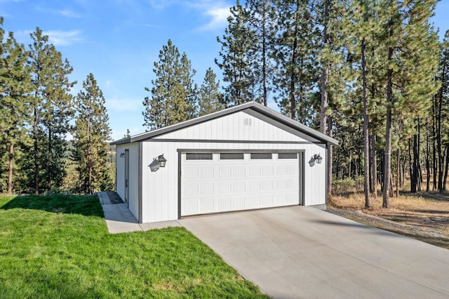 view of detached garage