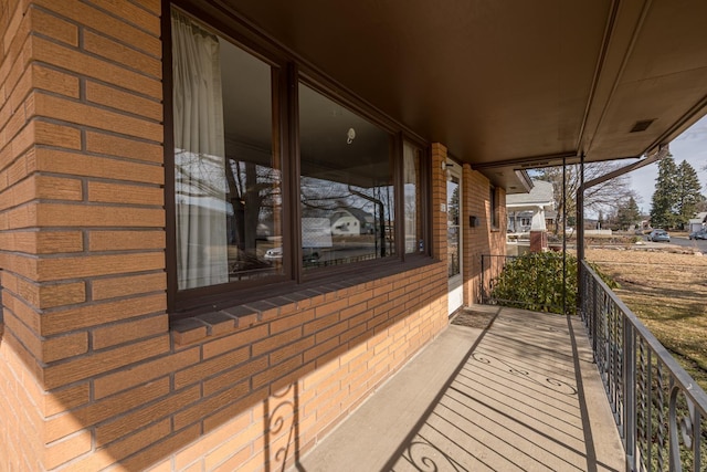 balcony featuring covered porch