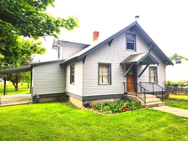 460 E Columbia Ave, Colville, WA 99114 - view of front of home with a chimney