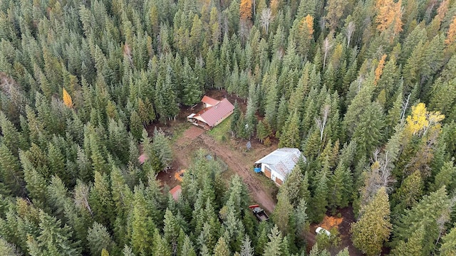 bird's eye view with a view of trees