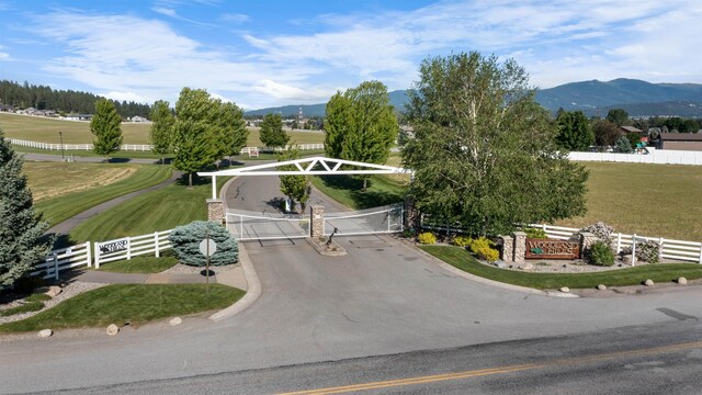 drone / aerial view with a mountain view