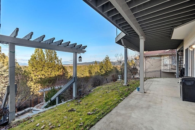 view of yard featuring a patio