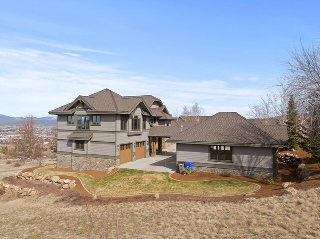 view of front of home featuring driveway