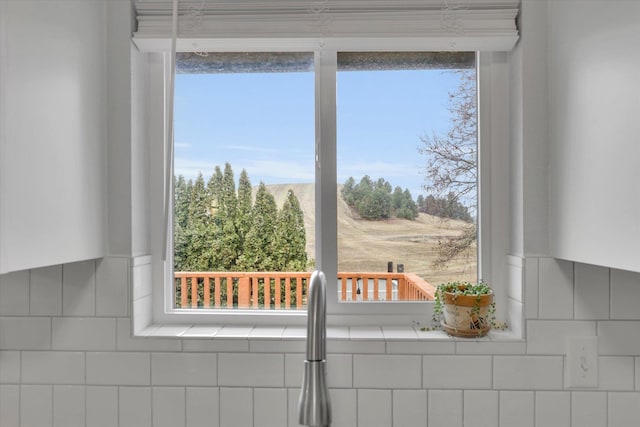 room details featuring tile counters