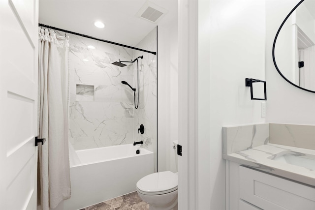 full bath featuring visible vents, shower / bath combo with shower curtain, toilet, recessed lighting, and vanity