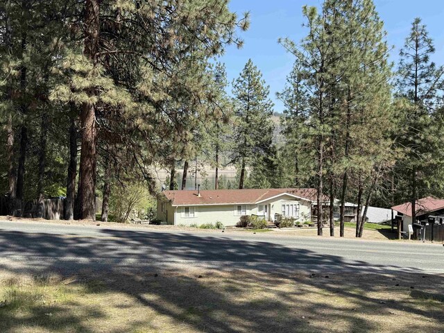 42078 N Porcupine Bay Rd, Davenport, WA 99122