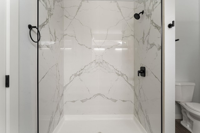 806 W Bolan Ave, Spokane, WA 99224 - full bath featuring toilet and a marble finish shower