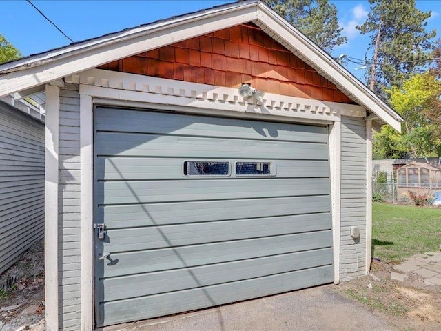 view of detached garage