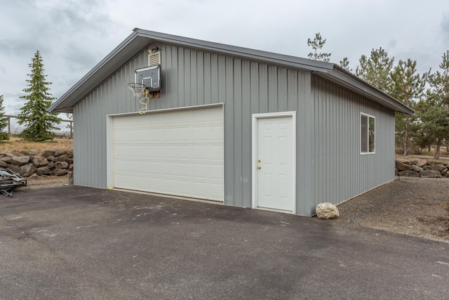428 N Kynan Ln, Spokane, WA 99224 - detached garage featuring driveway