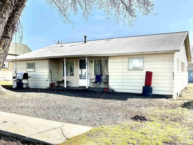 view of front of property featuring metal roof