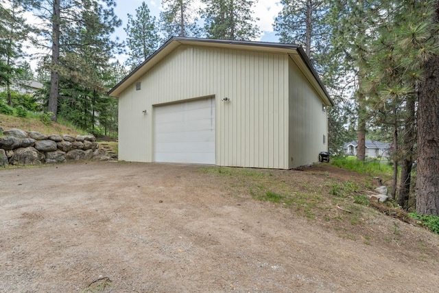 4720 S Wildwood Ln, Spokane, WA 99206 - detached garage with driveway