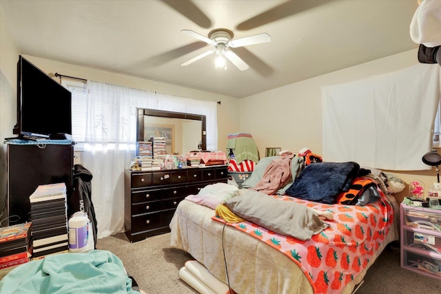 908 E Rockwell Avenue 910E Rockwell Ave, Spokane, WA 99207 - carpeted bedroom with ceiling fan