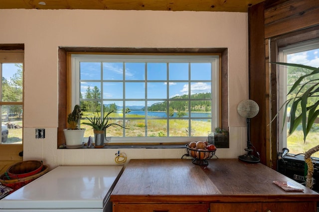 4004P N Northport Flat Creek Rd, Northport, WA 99157 - interior details featuring a water view