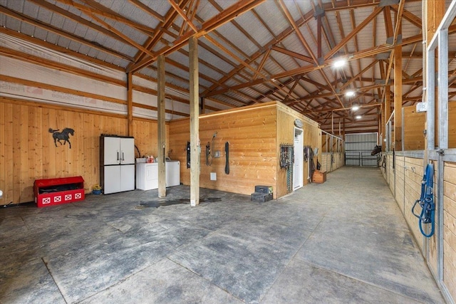1810 W Paradise Rd, Spokane, WA 99224 - view of horse barn featuring washer / dryer