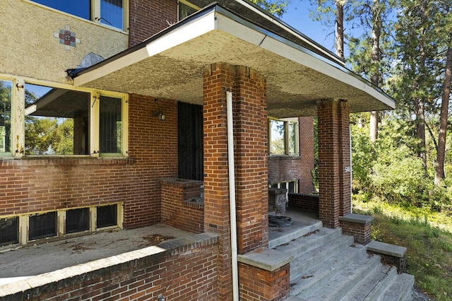 540 E Rockwood Blvd, Spokane, WA 99202 - entrance to property with brick siding