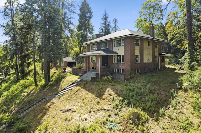 540 E Rockwood Blvd, Spokane, WA 99202 - view of front of home featuring a chimney