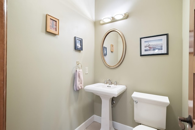 13615 N Riverbluff Ln, Spokane, WA 99208 - half bath featuring toilet and baseboards