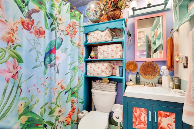 641 S Denver St, Spokane, WA 99202 - bathroom featuring vanity, toilet, and a shower with curtain