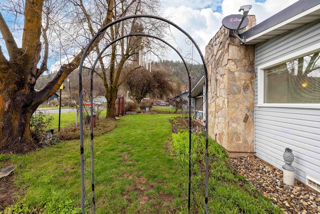 view of yard featuring fence