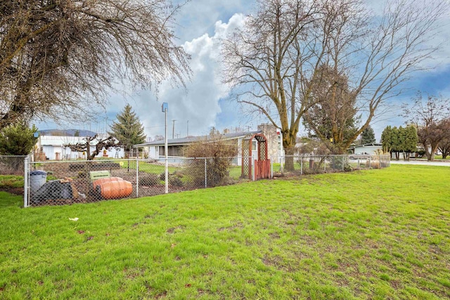 view of yard featuring fence