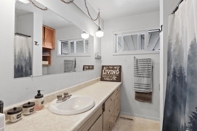 2218 E Hartson Ave, Spokane, WA 99202 - bathroom featuring vanity
